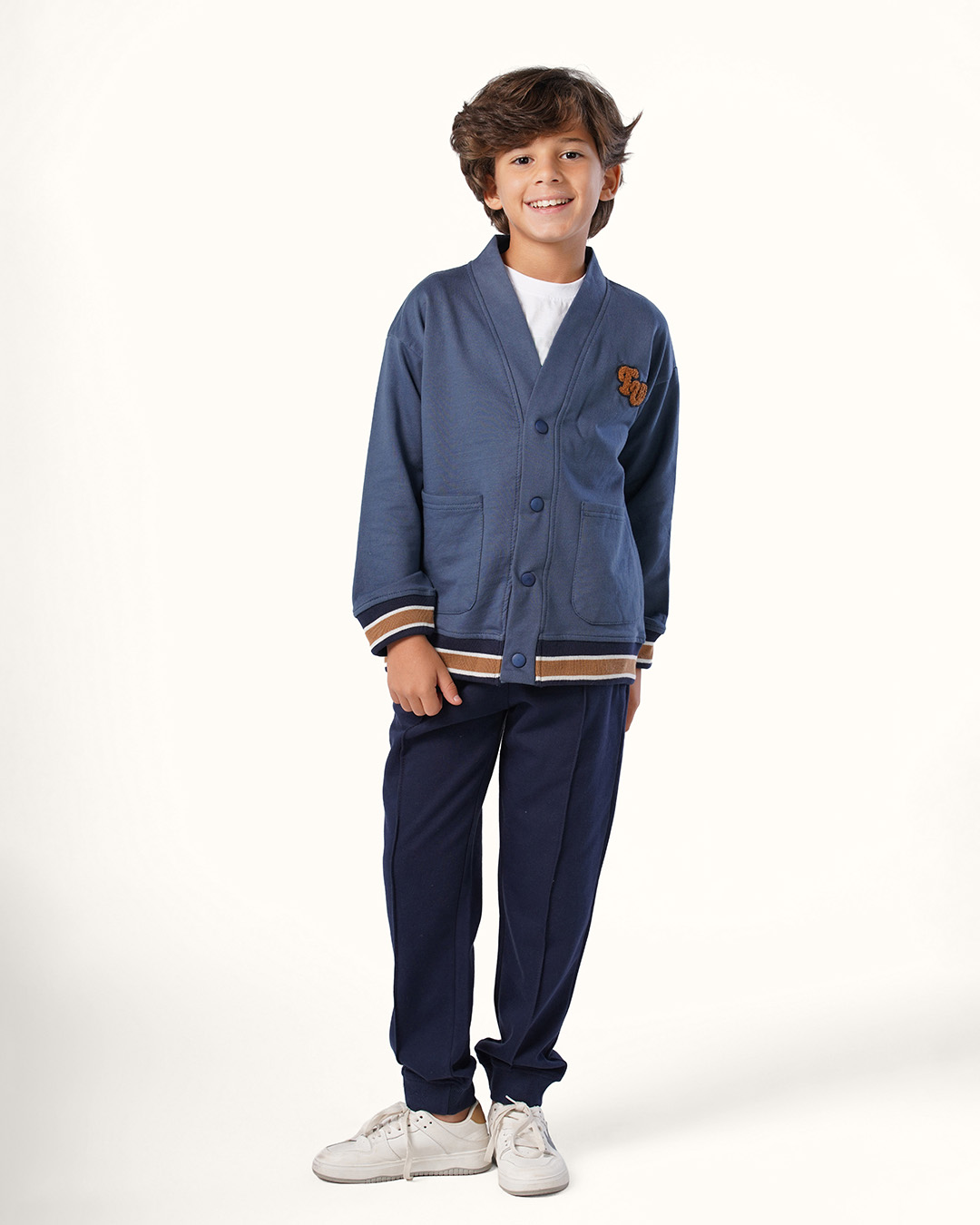 طقم ولادى بكباسين طراز عصرى