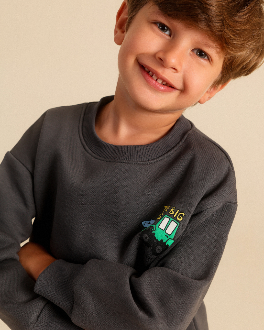 Boys' set in cute colors with a bulldozer print
