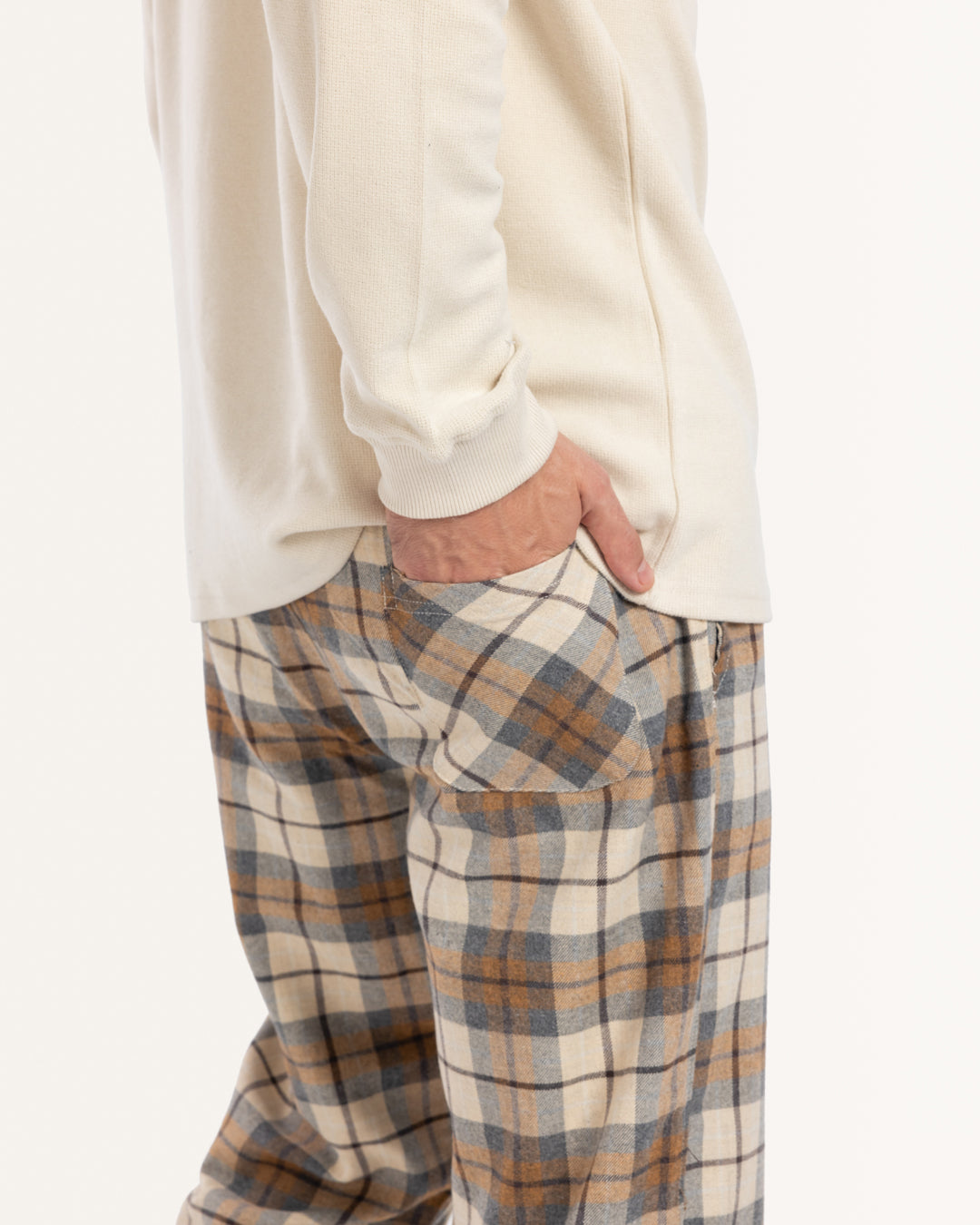 بيجاما بنطلون كاروهات كن مختلف