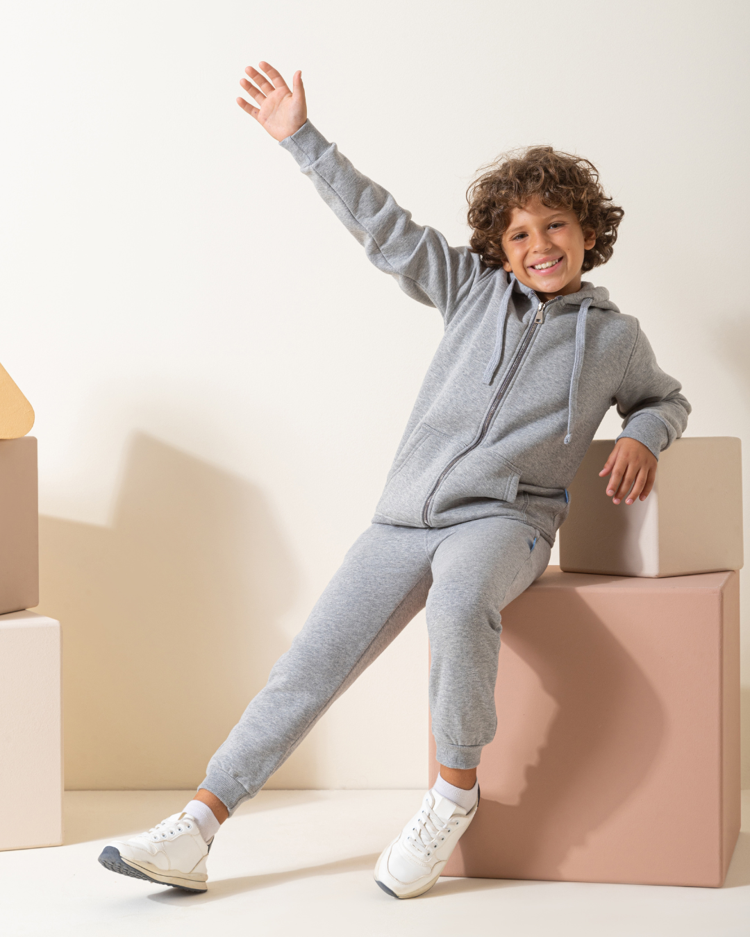 سويت شيرت بسوستة وكابشون تو اس