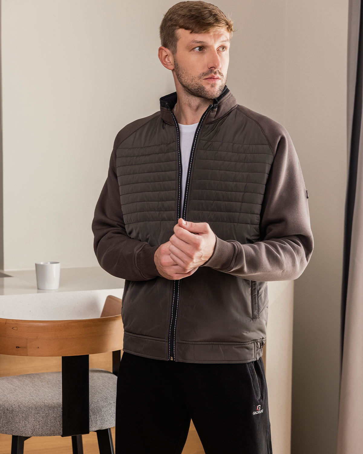 Men's pajamas with a collar and a zipper