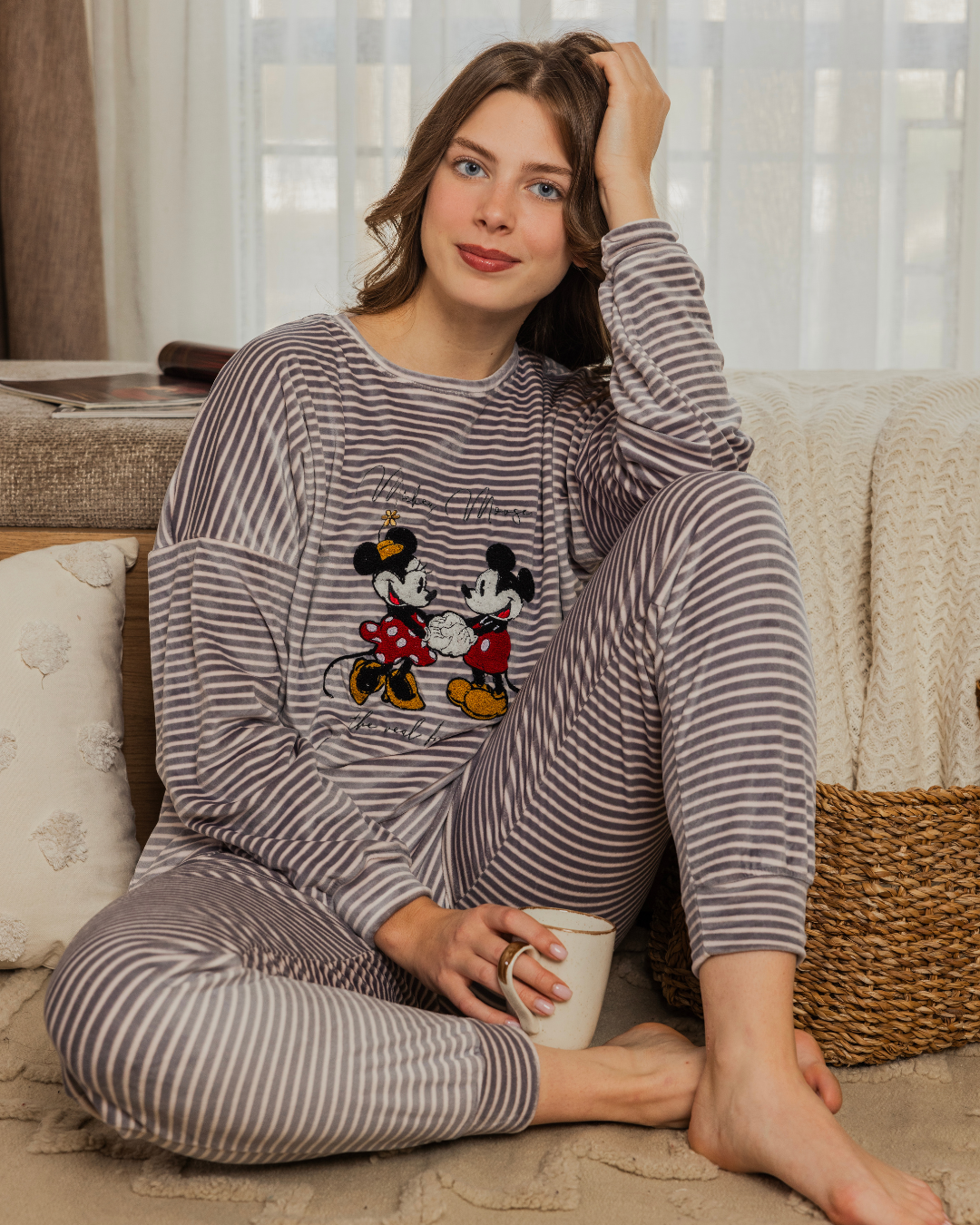Minnie and mickey friendship بيجاما حريمي كُم طويل