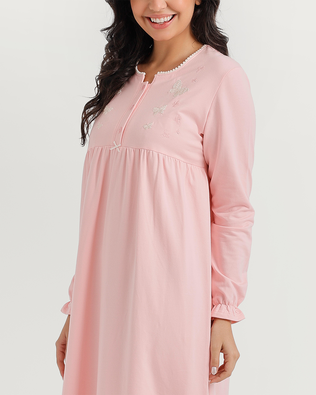 High-waisted nightgown with butterfly embroidery