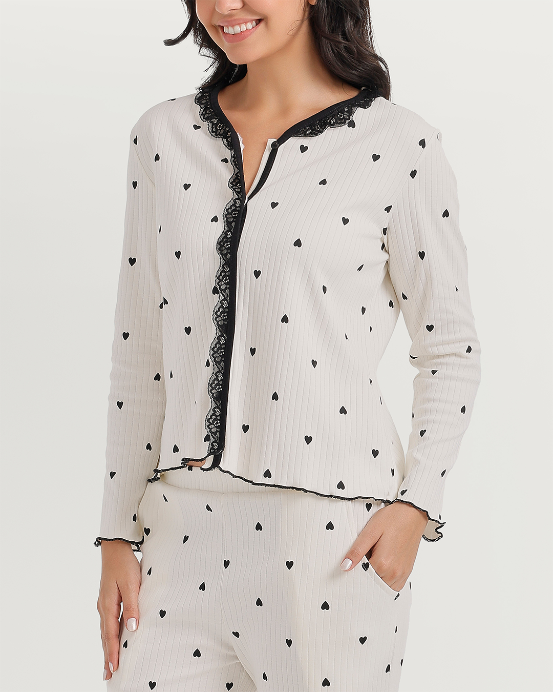 Women's pajamas with lace-up boutons