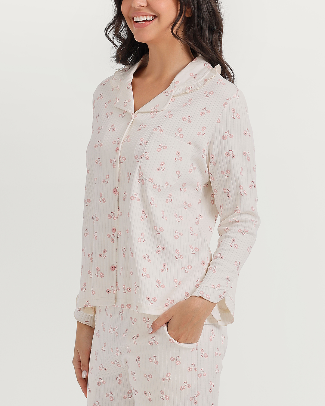 Women's pajamas with boutons printed on fleurs