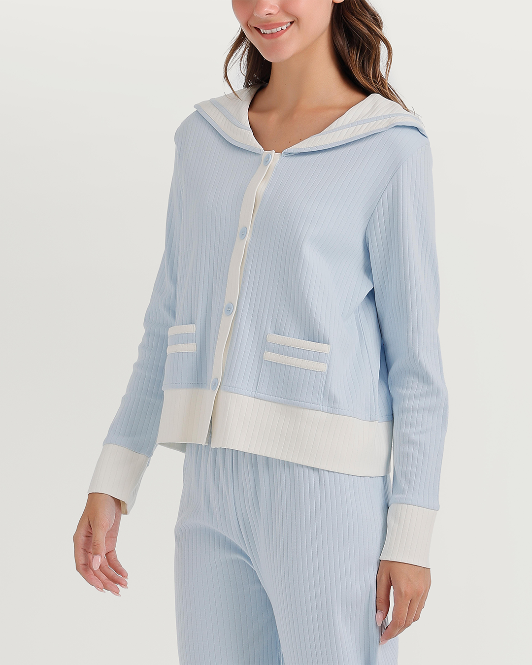 Women's pajamas on their boutons