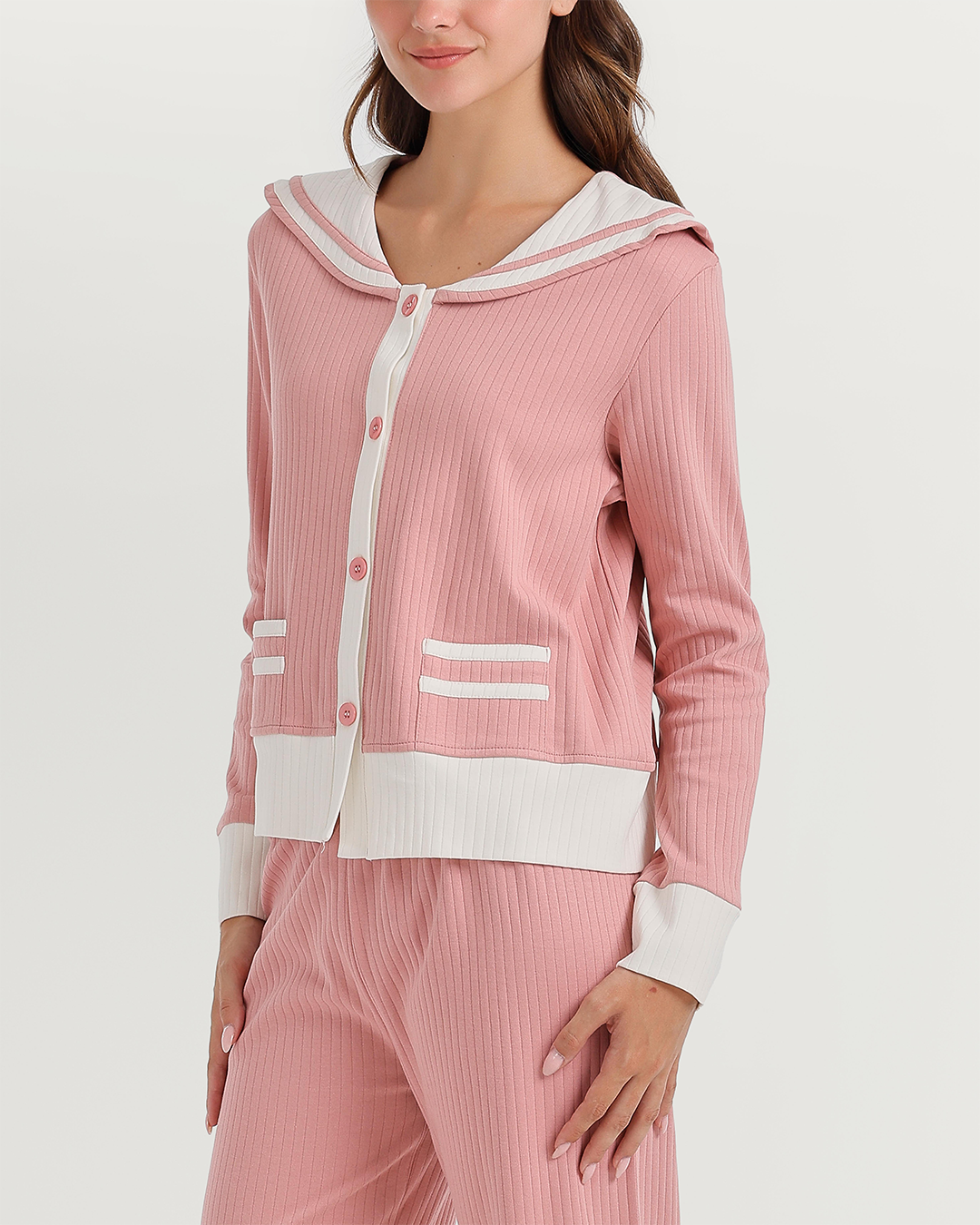 Women's pajamas on their boutons