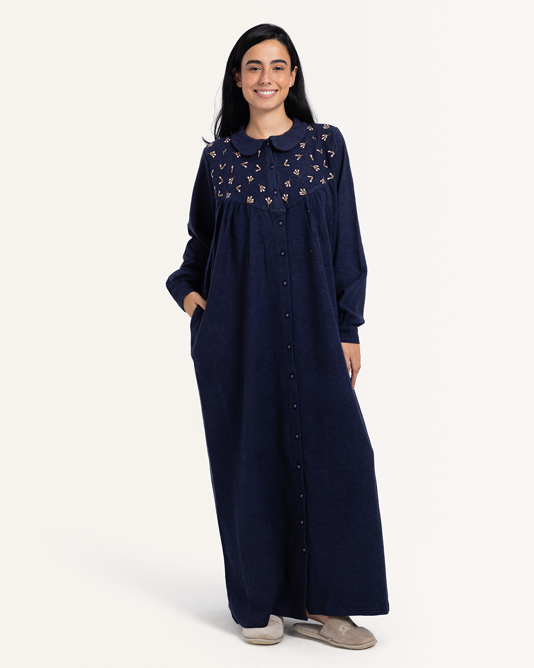 جلابية  بزراير و تطريز ورود