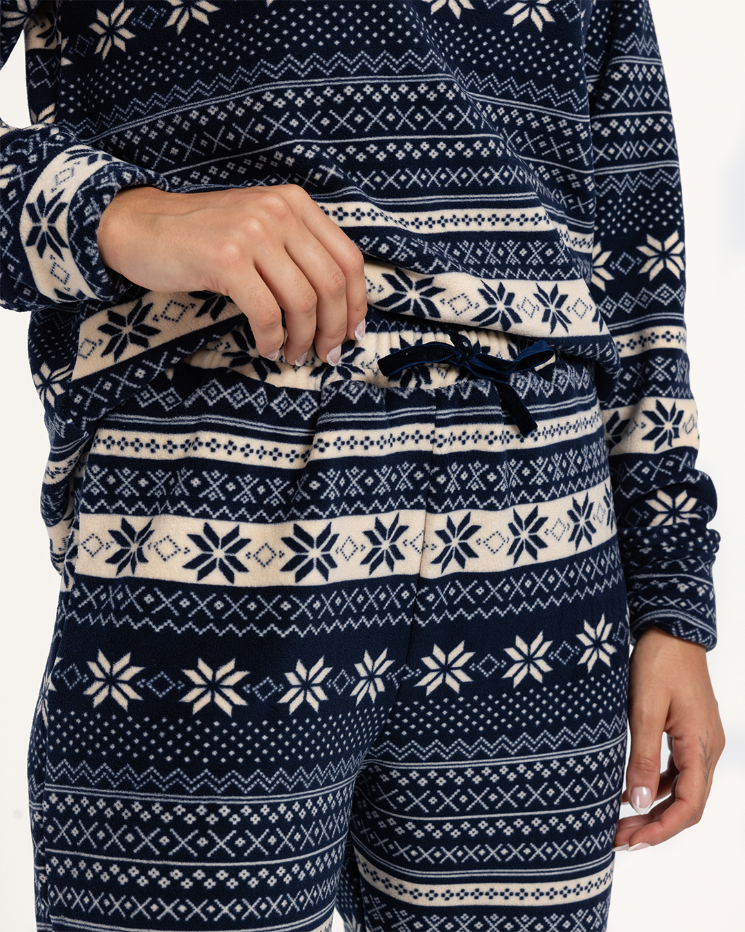 بيجاما قطيفه إجازات سعيدة