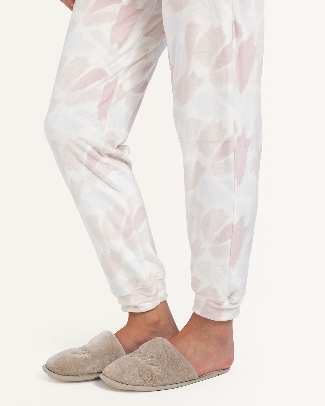 بيجاما كم طويل مع بنطلون الوان متداخله