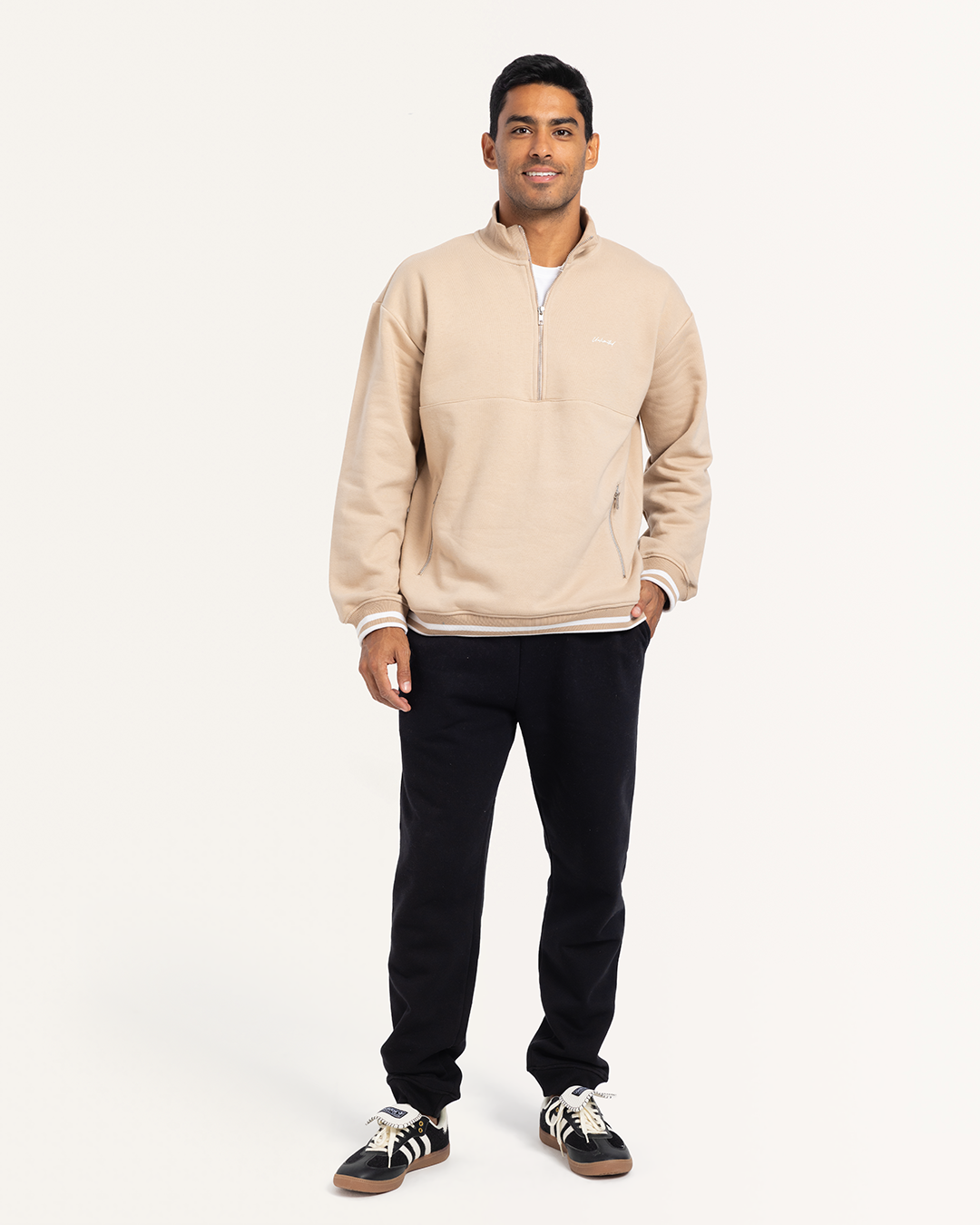 بيجاما رجالى بكم و قصه عند الصدر