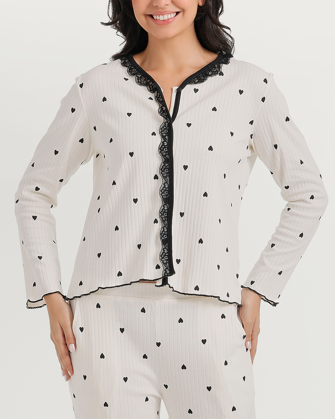 Women's pajamas with lace-up boutons