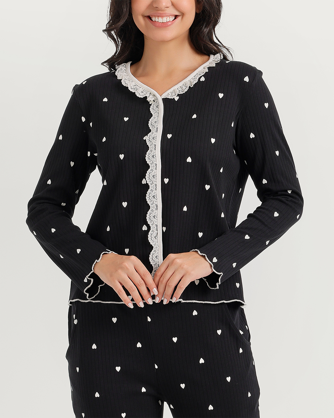 Women's pajamas with lace-up boutons