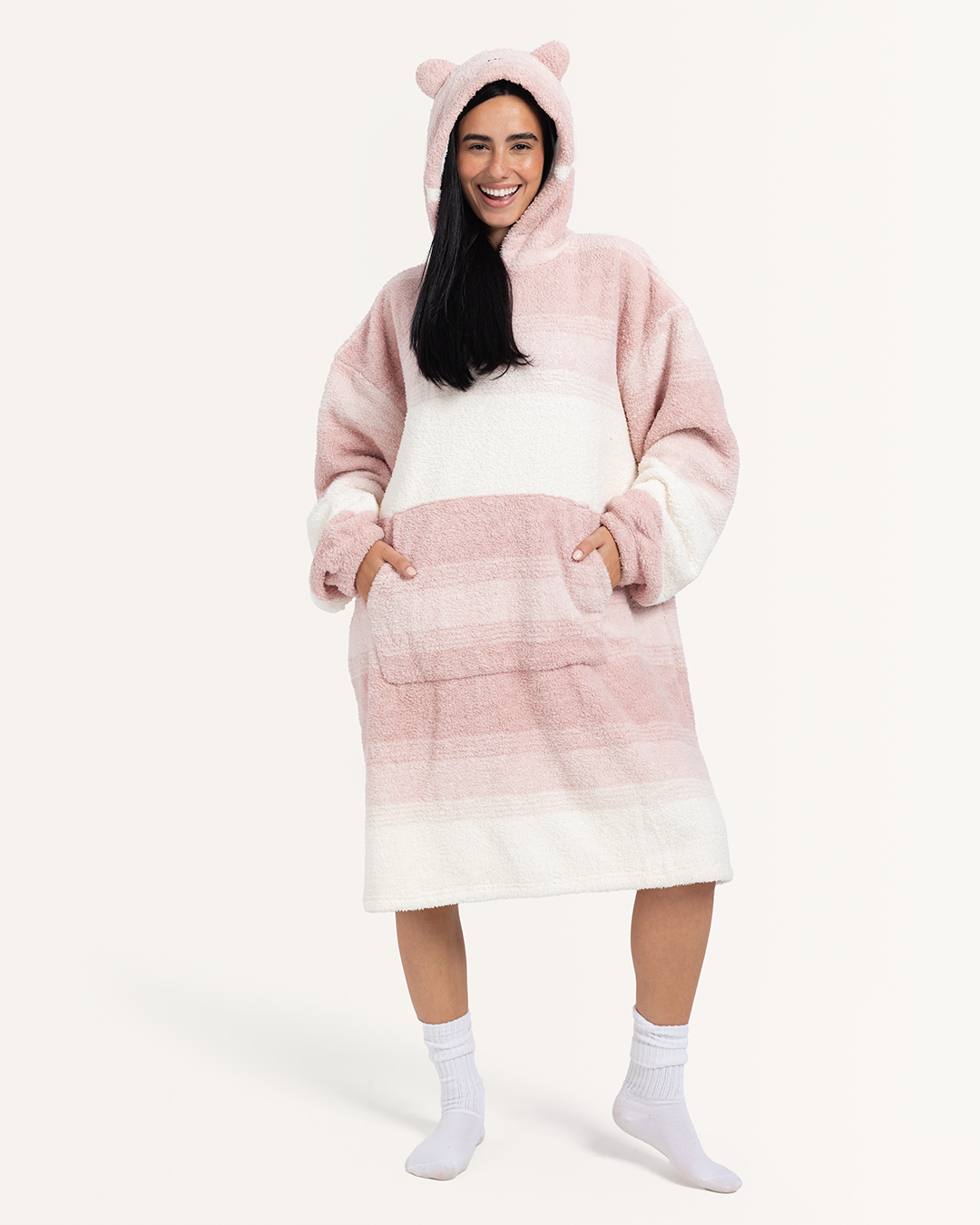 بطانيه باكمام و كابيشوه القطه الصغيره