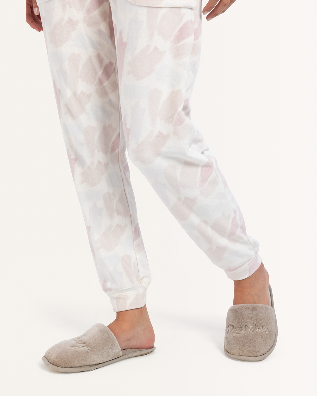 بيجاما بنطلون و توب كم طويل اصدقاء الشتاء