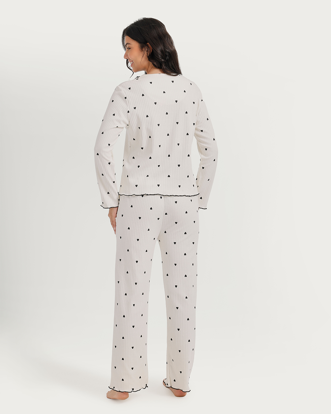 Women's pajamas with lace-up boutons