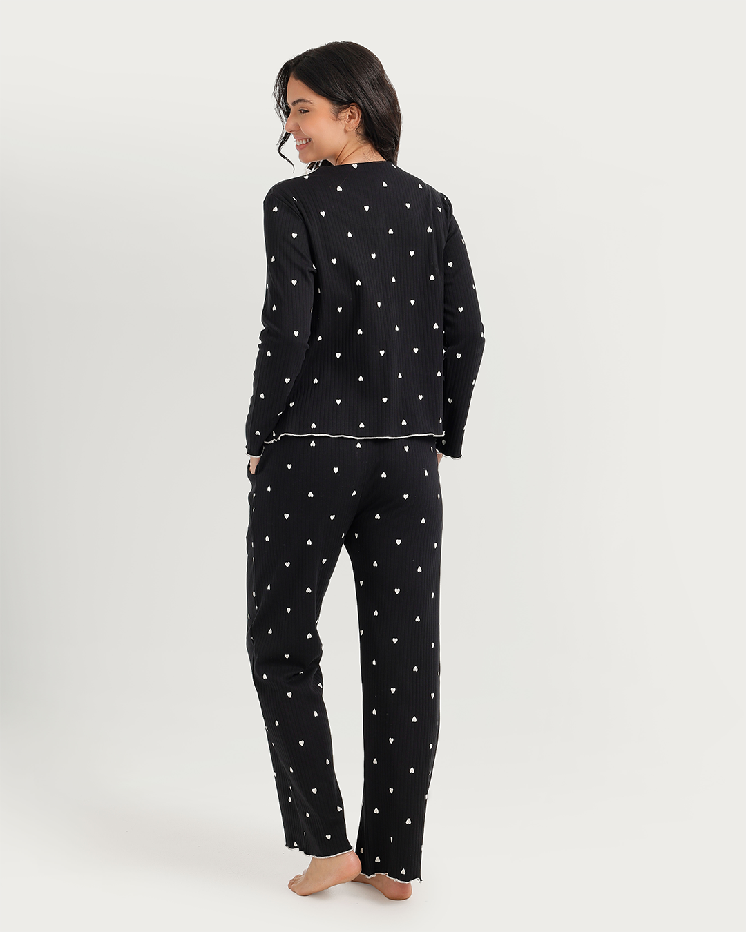 Women's pajamas with lace-up boutons