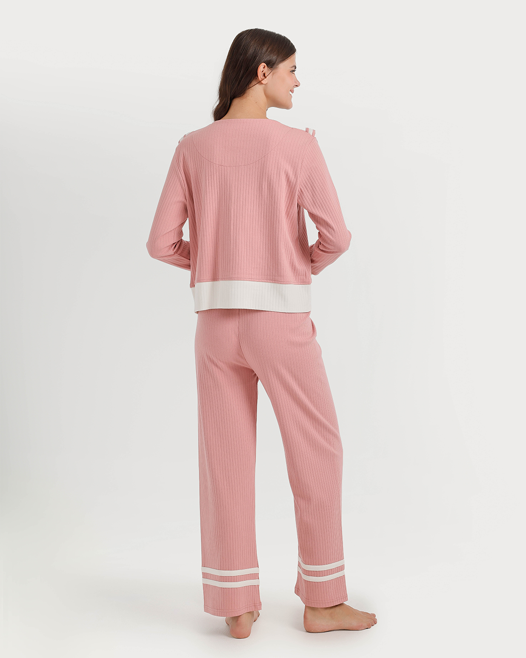 Women's pajamas on their boutons