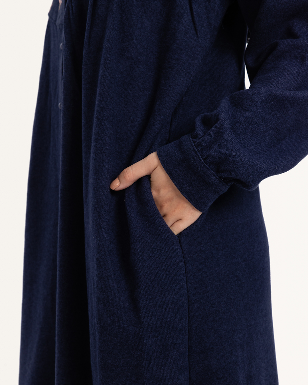 جلابية  بزراير و تطريز ورود