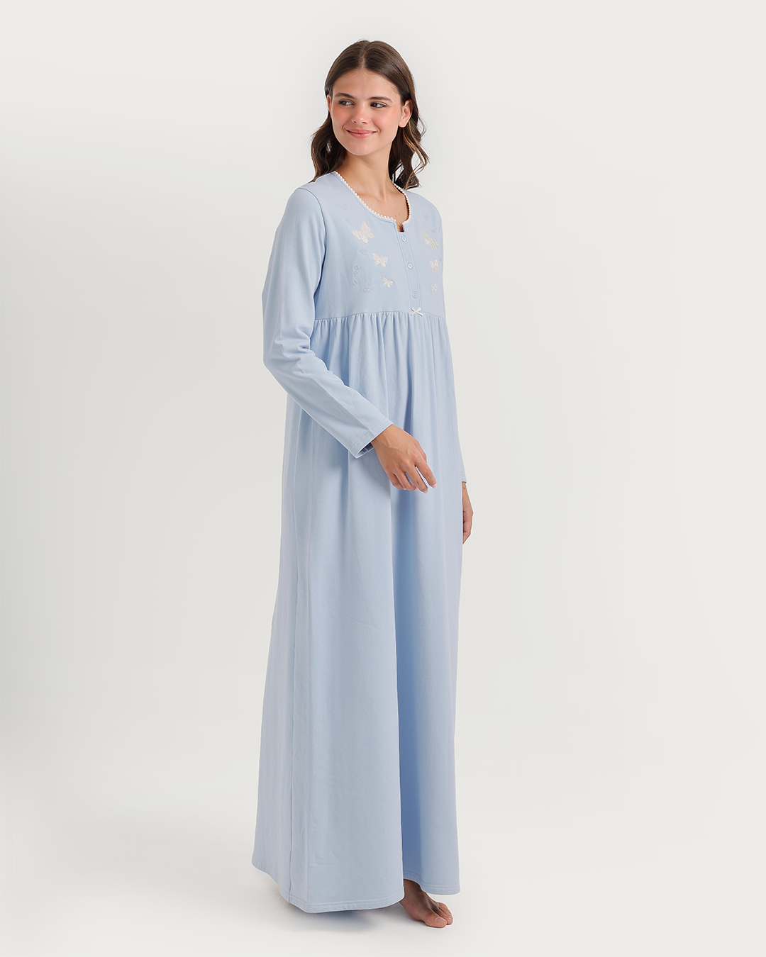 High-waisted nightgown with butterfly embroidery