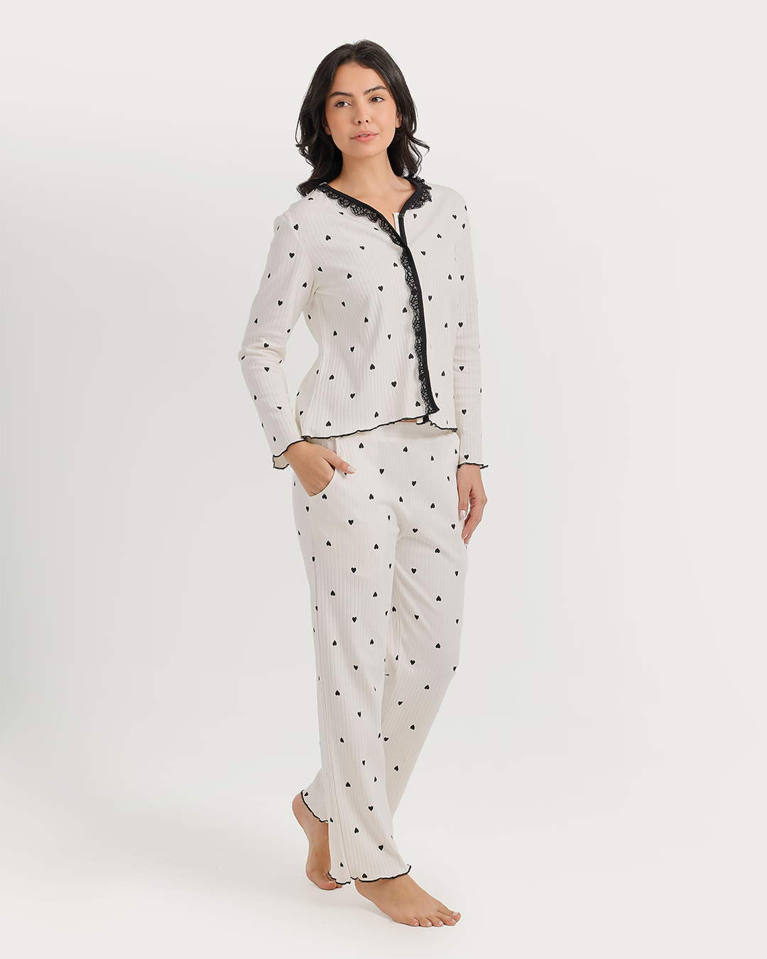 Women's pajamas with lace-up boutons