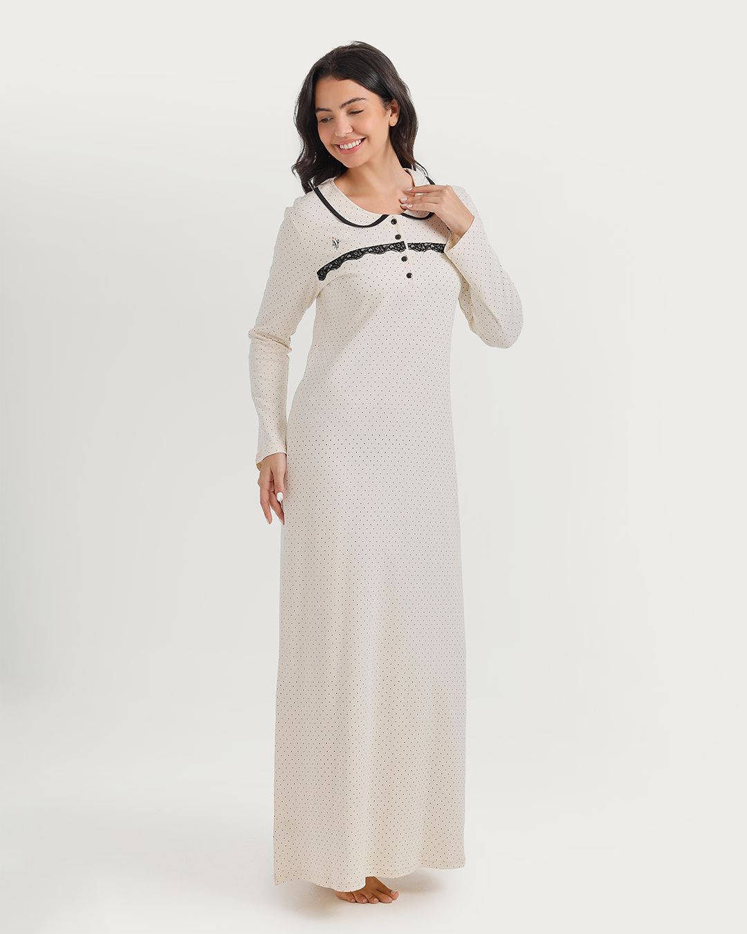 Polka-dot nightgown with Peter Pan collar