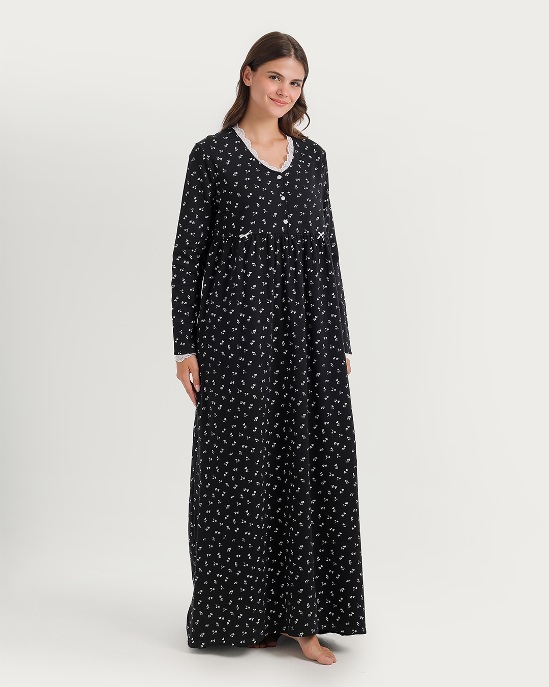 Nightgown with floral print, lace edges, and high-waisted cut