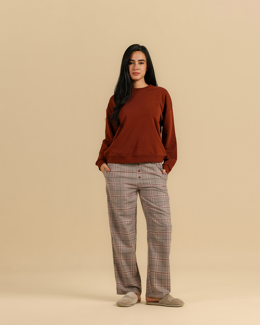 Women's Oversized Sweatshirt with Plaid Pants