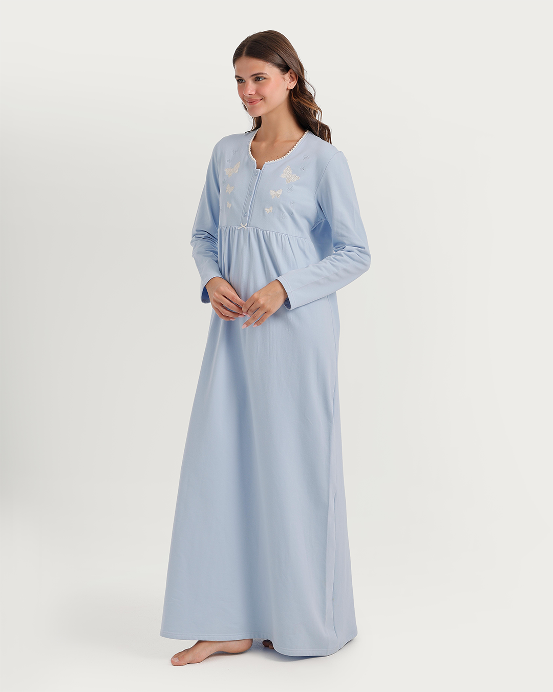 High-waisted nightgown with butterfly embroidery