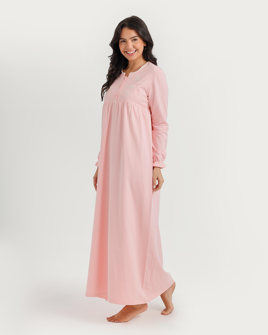 High-waisted nightgown with butterfly embroidery