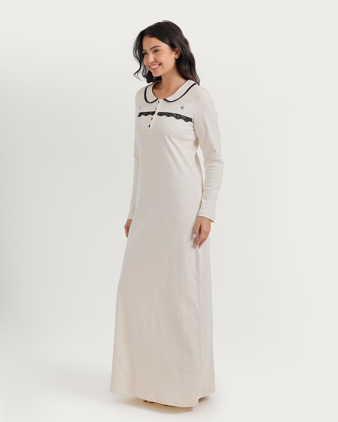 Polka-dot nightgown with Peter Pan collar