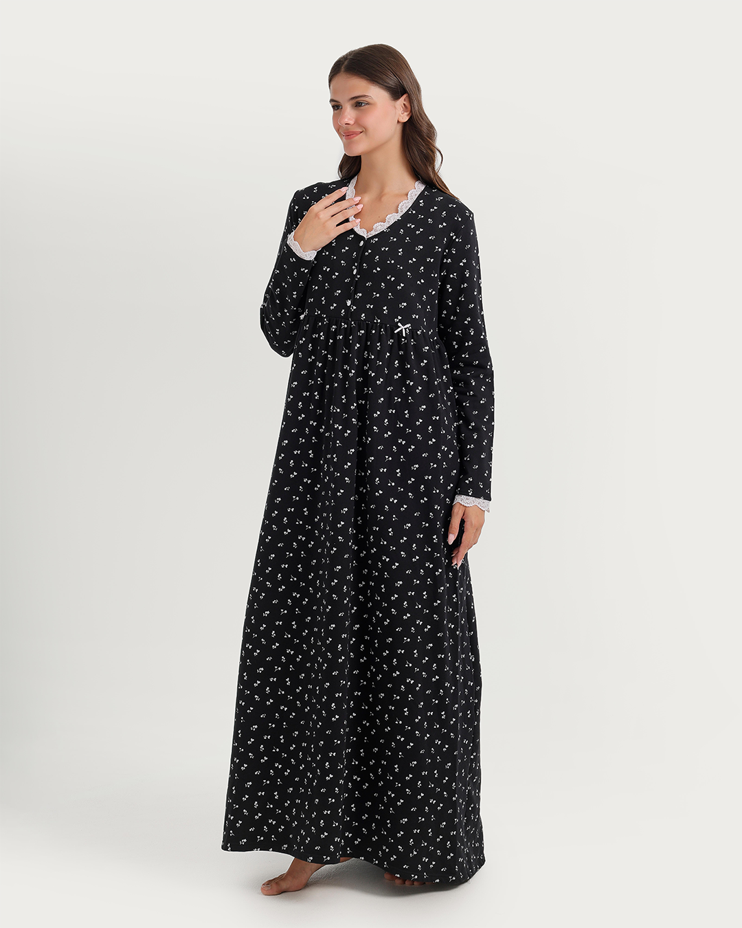 Nightgown with floral print, lace edges, and high-waisted cut