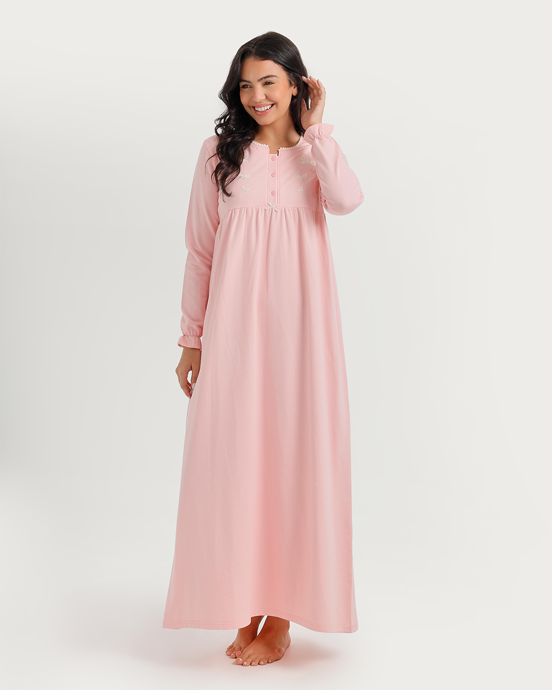 High-waisted nightgown with butterfly embroidery