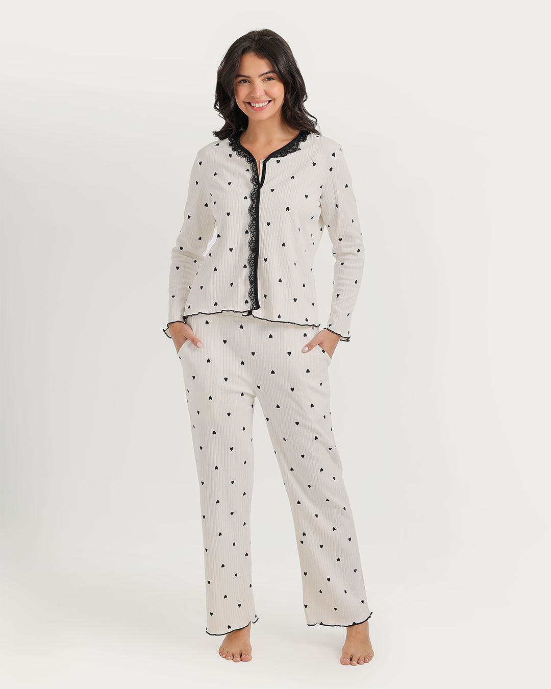 Women's pajamas with lace-up boutons