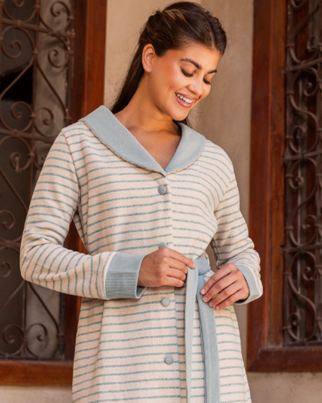 روب حريمي قصير مقلم