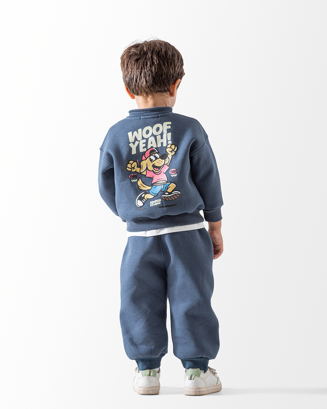Ensemble of baby clothes, son of the child of the anime design