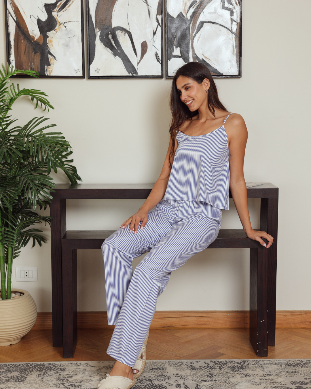 بيجاما حريمي حمالة و بنطلون مقلم