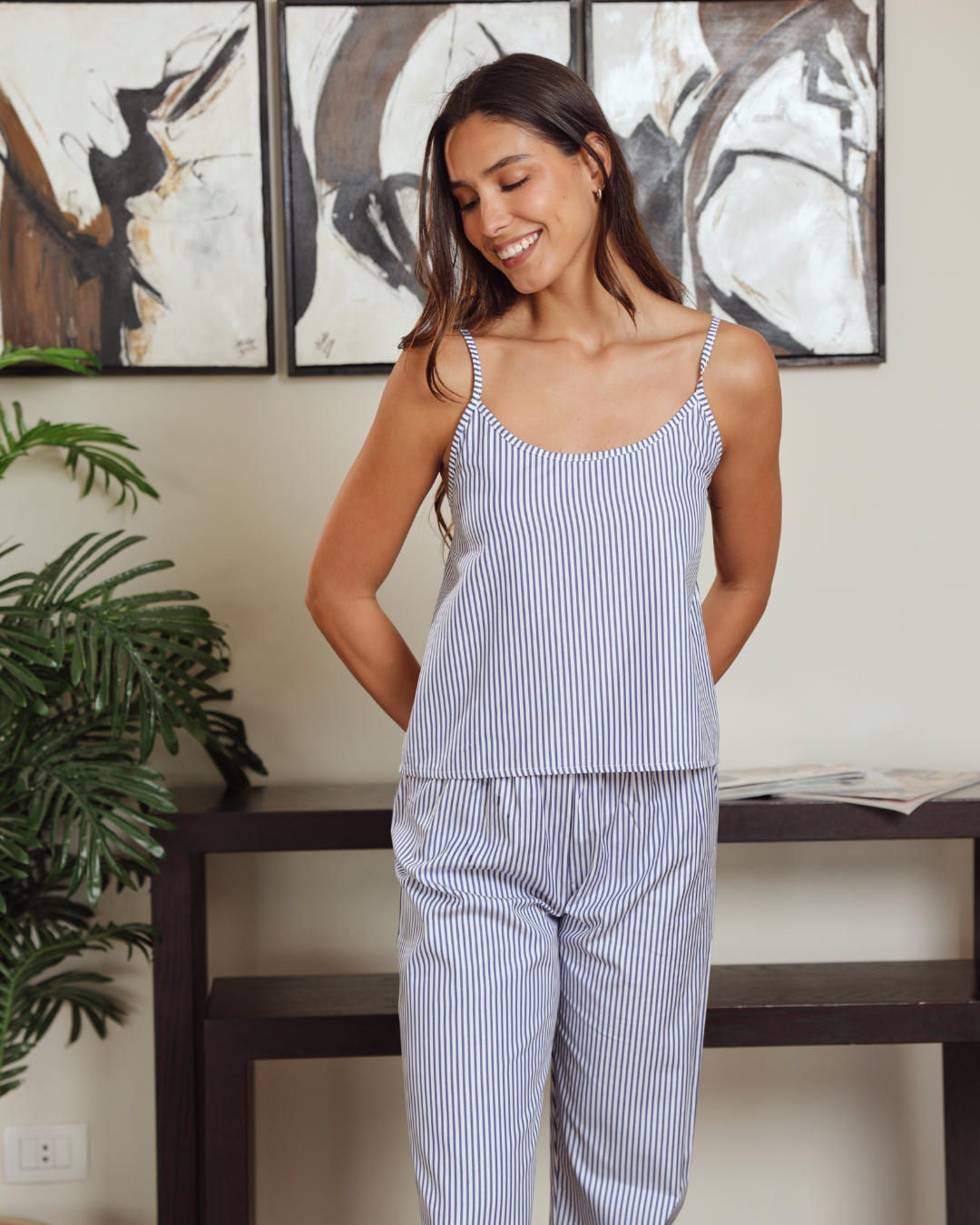 بيجاما حريمي حمالة و بنطلون مقلم