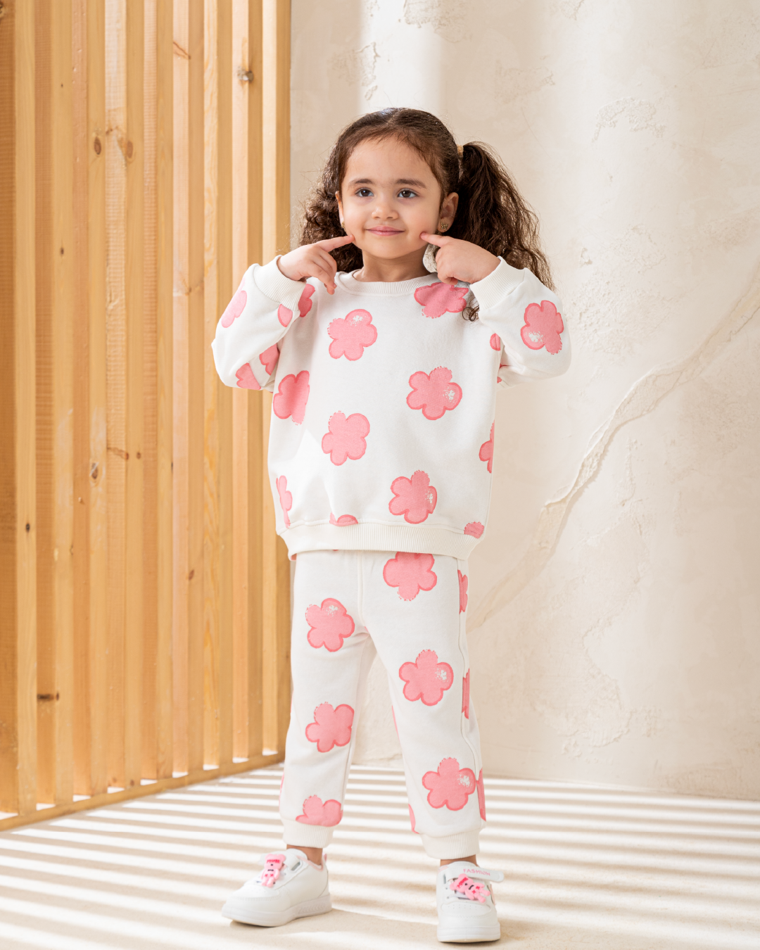 Flowers everywhere NB بيجاما بناتي