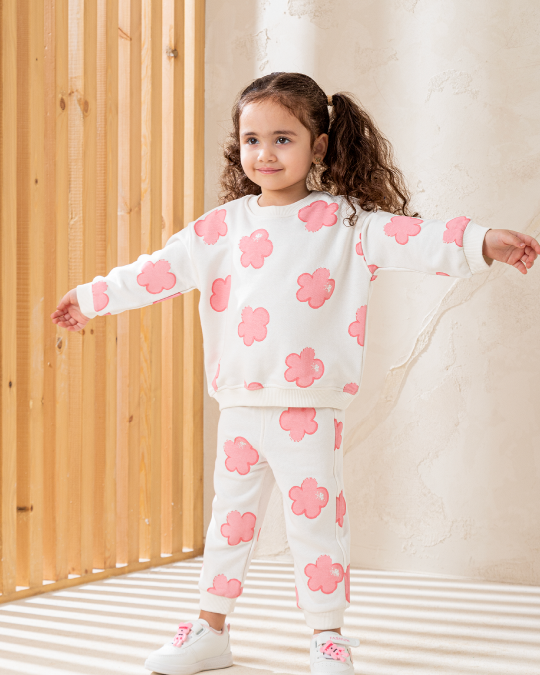 Flowers everywhere NB بيجاما بناتي