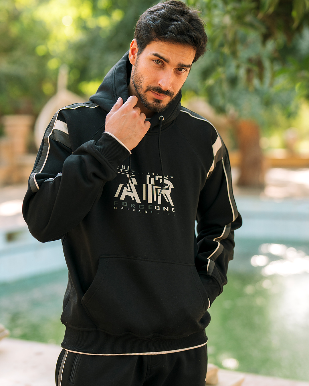 A R stay in follow Men's pajamas with a hood and pockets, printed on the chest