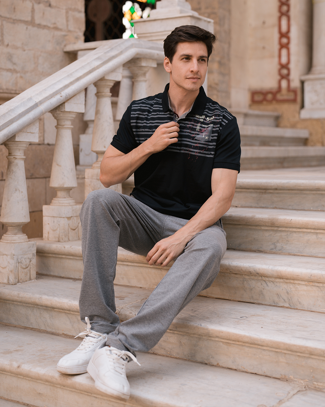 yachting galvani بيجامه رجالي ياقة بزراير طابعة علي الصدر مقلمة