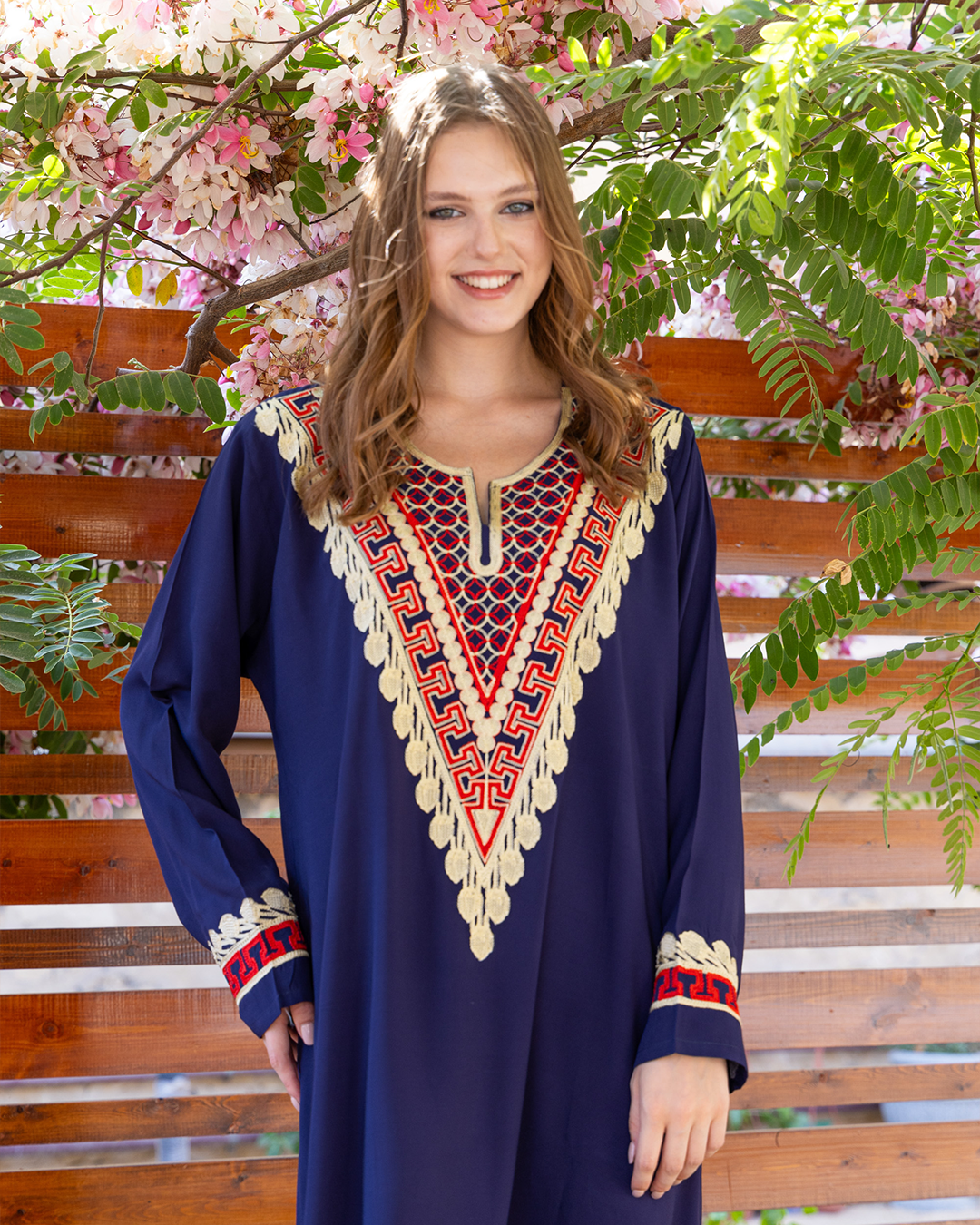 قميص فسكوز مطرز مثلث اتش