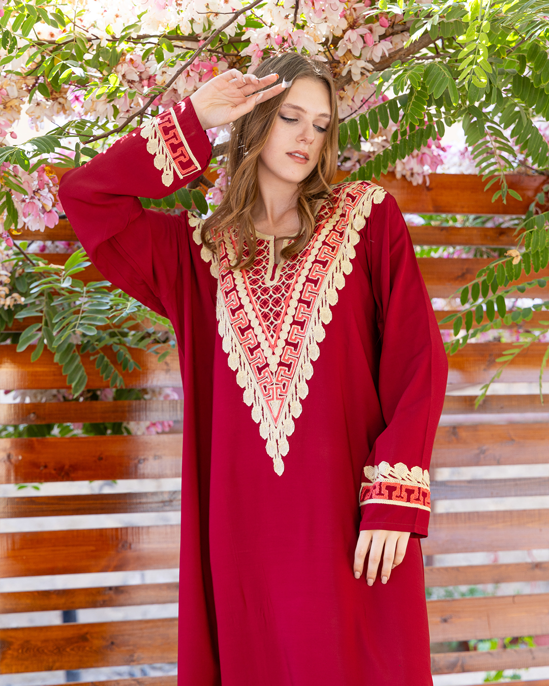 قميص فسكوز مطرز مثلث اتش