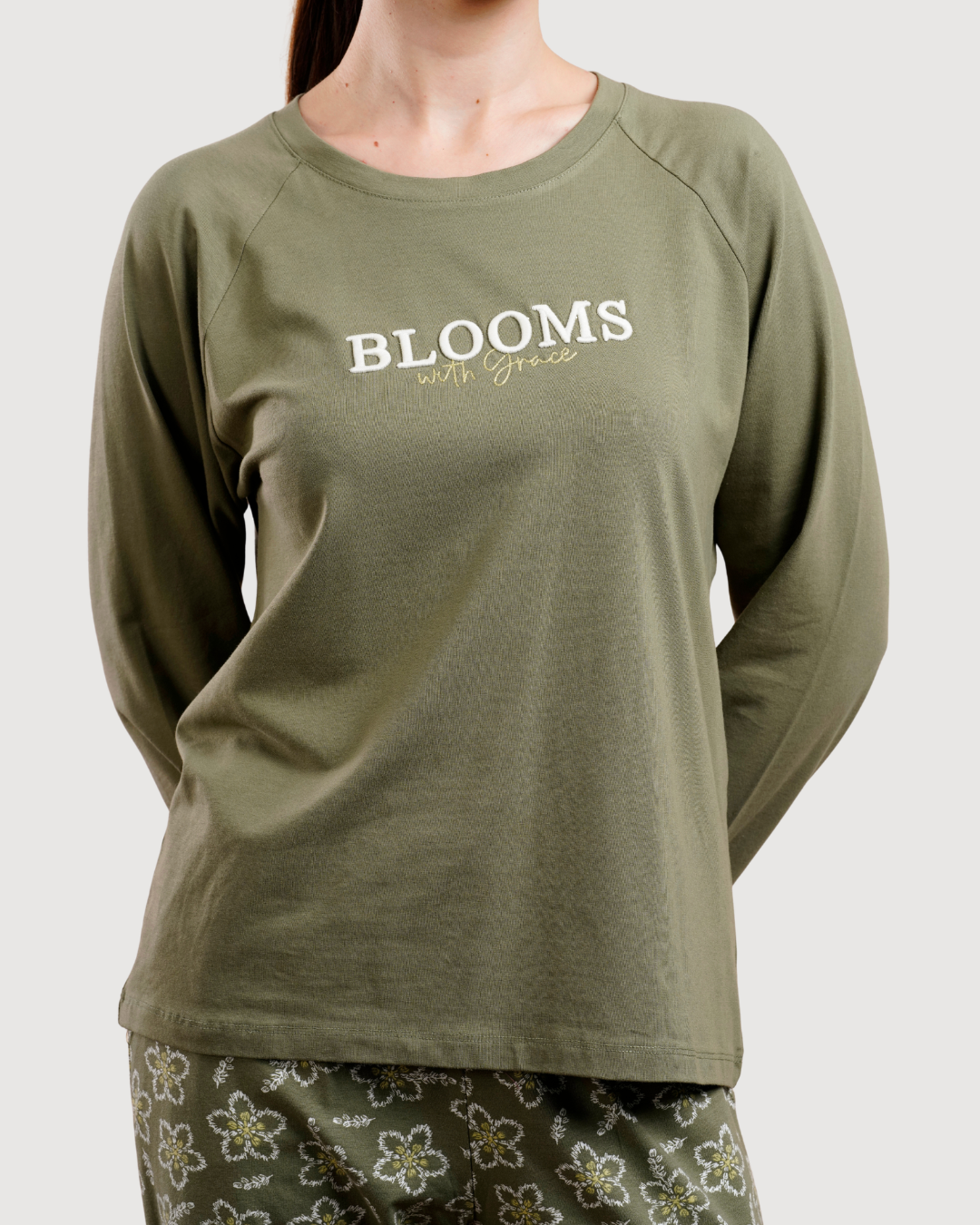 Women's pajamas with floral trouser sleeves