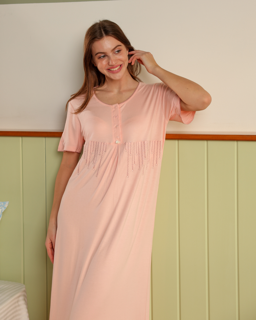 نايت شيرت طويلة نصف كم تطريز قلوب