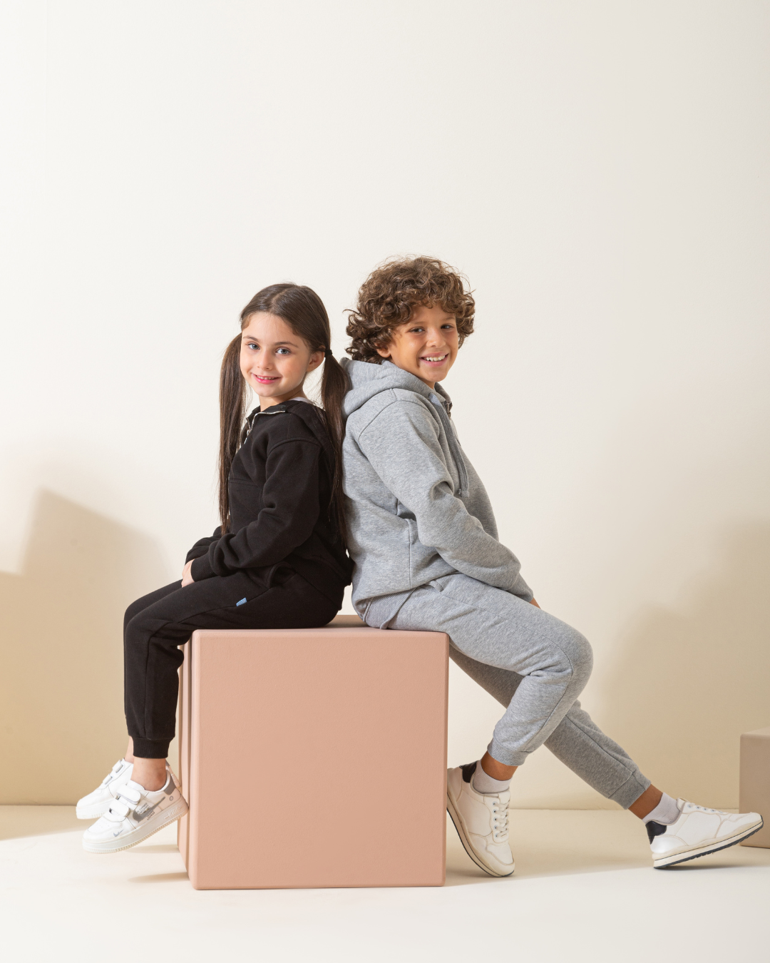 سويت شيرت بسوستة وكابشون تو اس