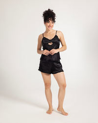 بيجاما شورت ساتان و حماله