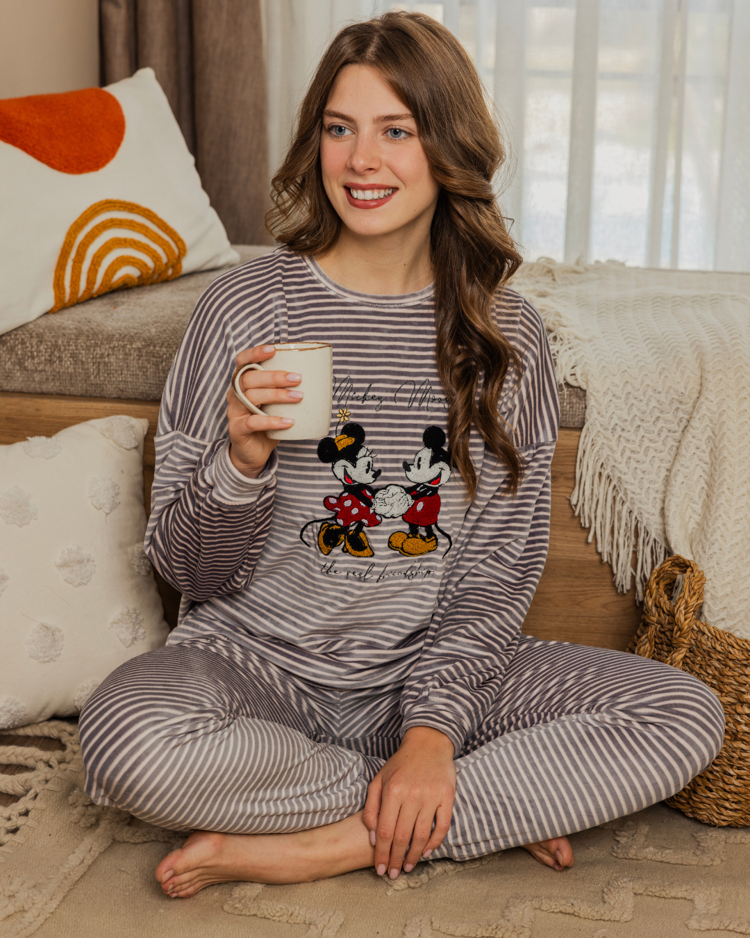 Minnie and mickey friendship بيجاما حريمي كُم طويل
