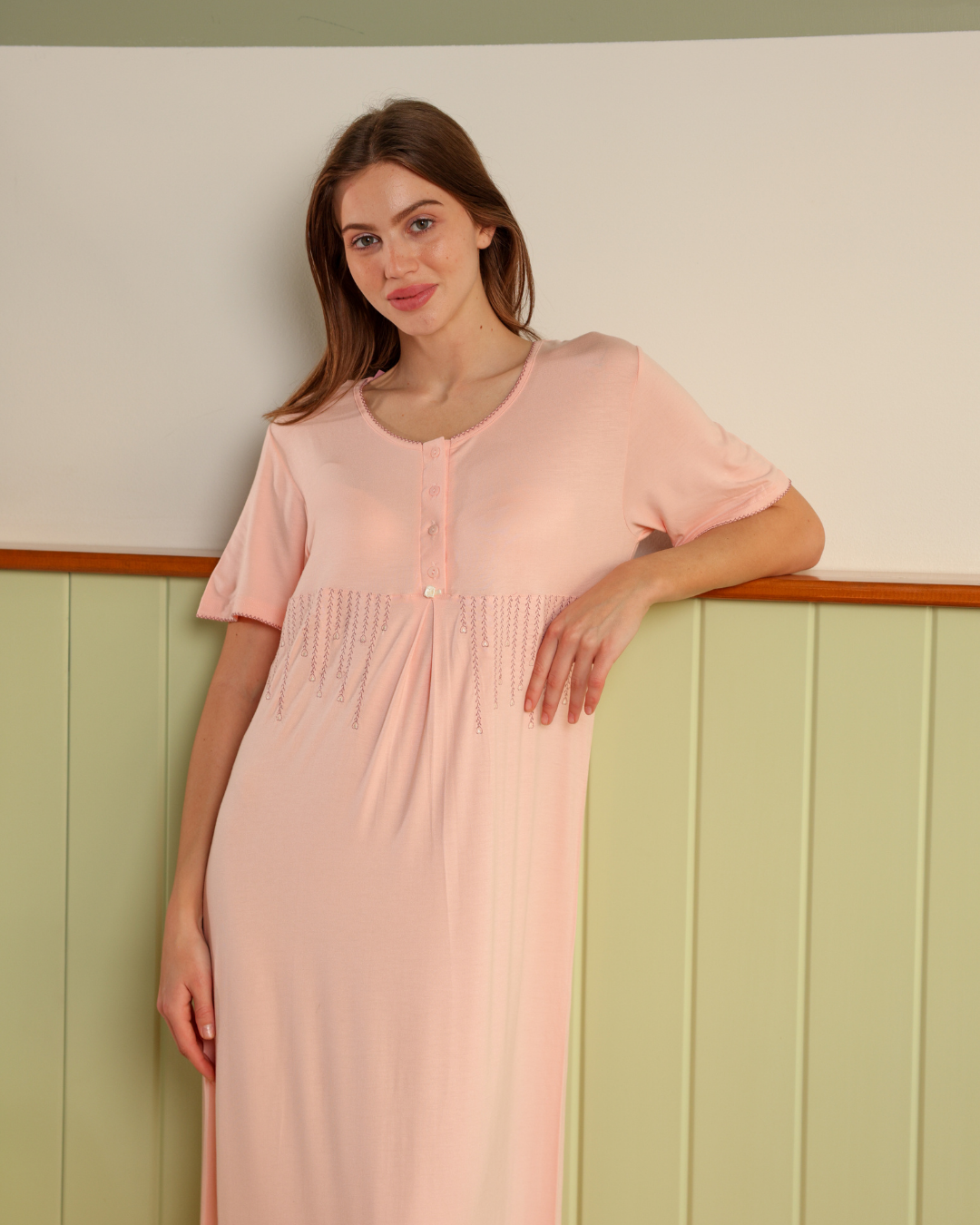 نايت شيرت طويلة نصف كم تطريز قلوب